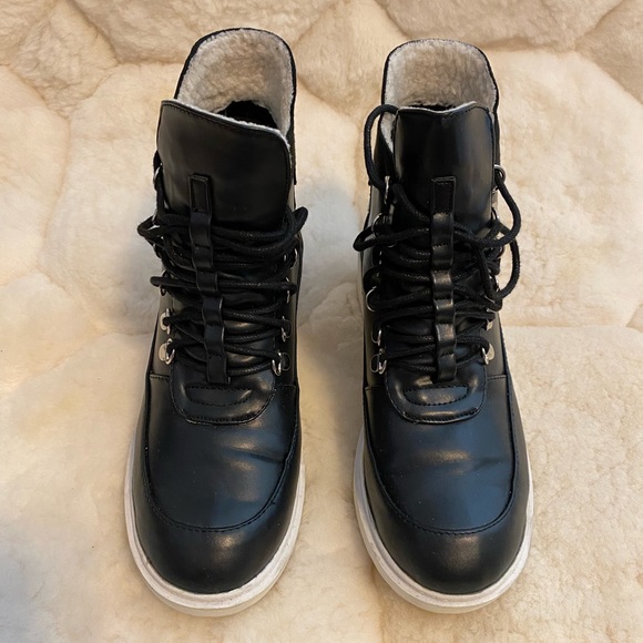 Qupid Black Boots - Picture 1 of 12